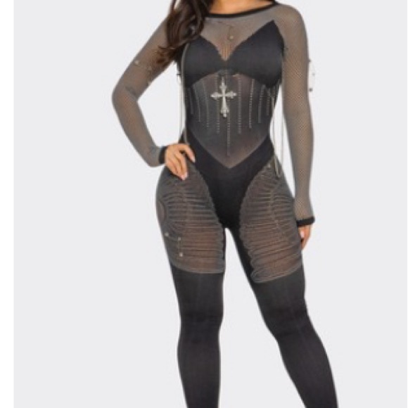 M/L - Picture 1 of 4